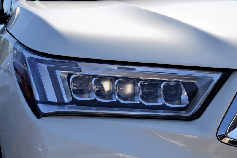 concession-auto-ENTRAUNES-min_acura-headlamp-2834131